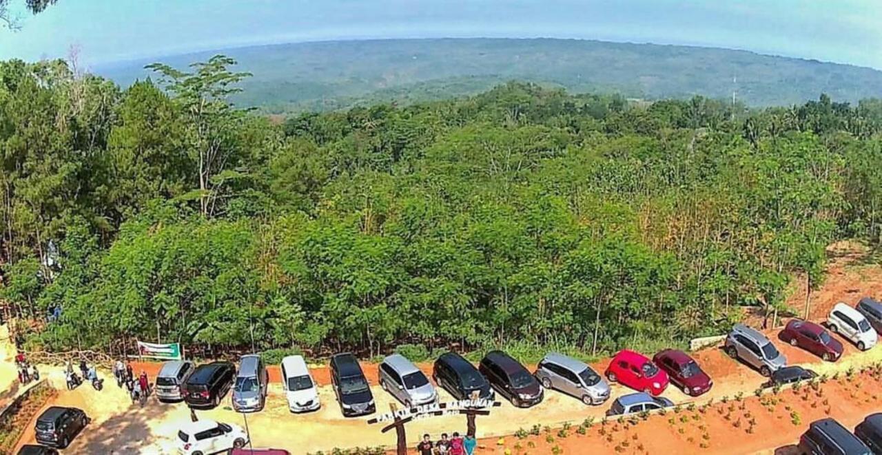 Seribu Batu Songgo Langit Resort & Camp Bantul Eksteriør bilde