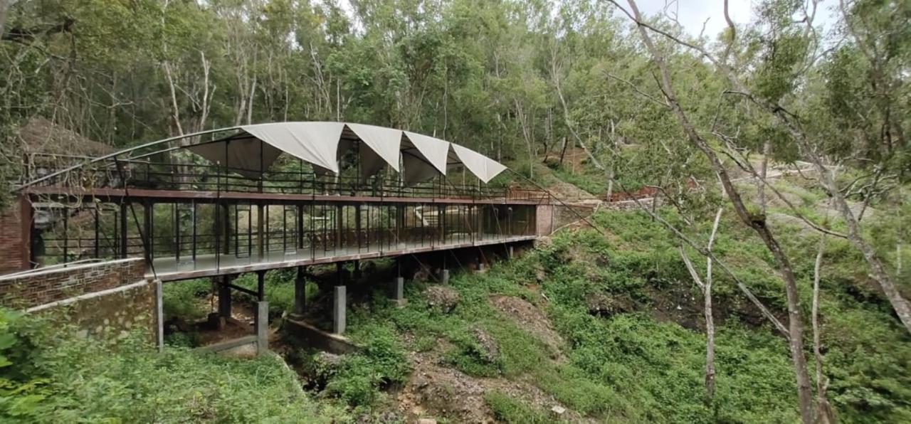 Seribu Batu Songgo Langit Resort & Camp Bantul Eksteriør bilde