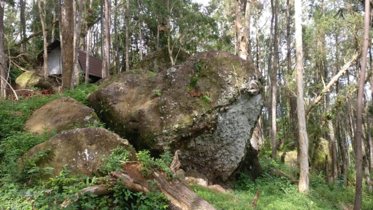 Seribu Batu Songgo Langit Resort & Camp Bantul Eksteriør bilde